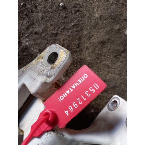 Петля двери Renault Premium 037929 (984), -1