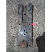 Кронштейн задней подушки кабины Renault Magnum MACK (231)