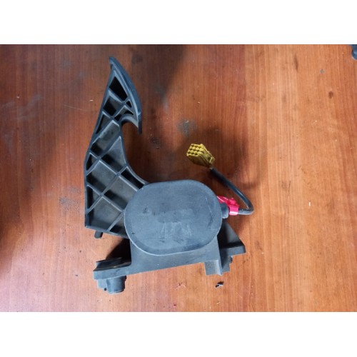 Педаль газа Mercedes Actros (660), 9413000104