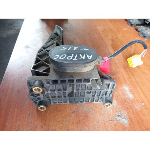 Педаль газа Mercedes Actros (658), 9413000104-2