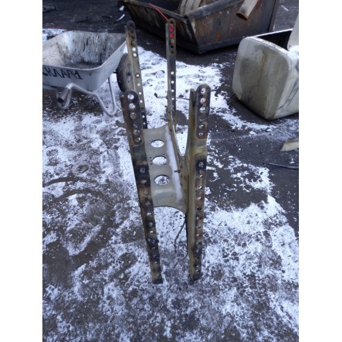 Траверса MAN TGS 025665 центральная (276), 