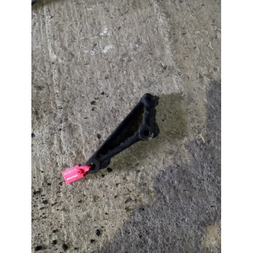 Кронштейн патрубка интеркулера (желез.) DAF 105 460 864727 (218), 1853291