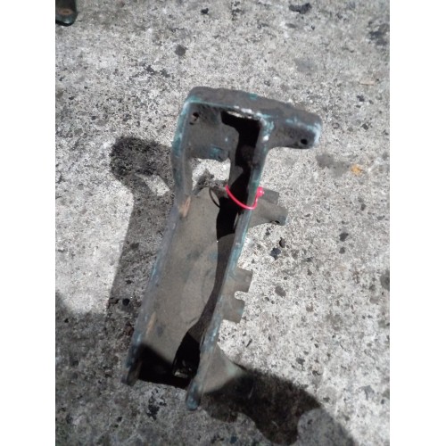 Кронштейн генератора Volvo D12С (043), 8149261-1