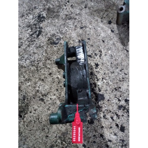 Кронштейн генератора Volvo D12А (044), 1676335-2