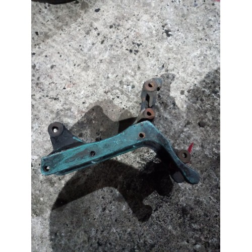 Кронштейн генератора Volvo D12А (048), 1676335-1