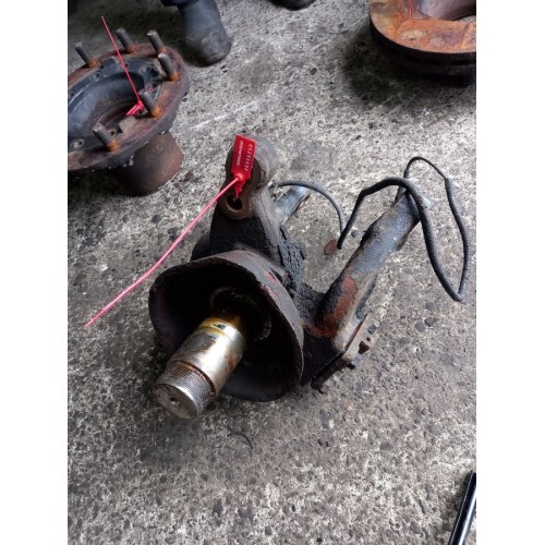 Цапфа (кулак поворотный) Scania R420 139094 блок LH (696), 