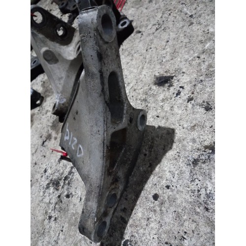 Кронштейн двигателя Volvo D12D задний LH (777), 20505048-3