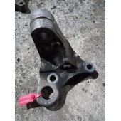 Кронштейн двигателя Volvo D13A/Renault Magnum DXI 13 RH (823)