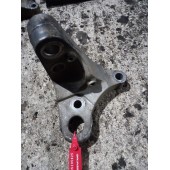 Кронштейн двигателя Volvo D13A/Renault Magnum DXI 13 RH (825)