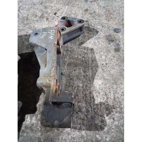 Кронштейн передней рессоры Volvo FH задний винтовой RH (036), 3172502-3