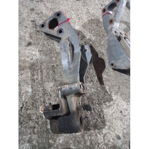 Кронштейн передней рессоры Volvo FH задний винтовой RH (036), 3172502-4