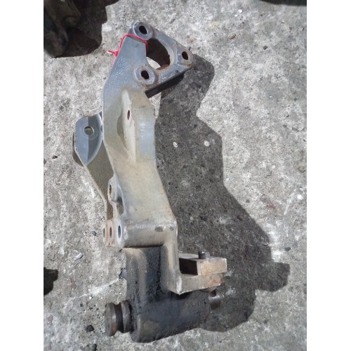 Кронштейн передней рессоры Volvo FH задний винтовой LH (032), 3172500-1