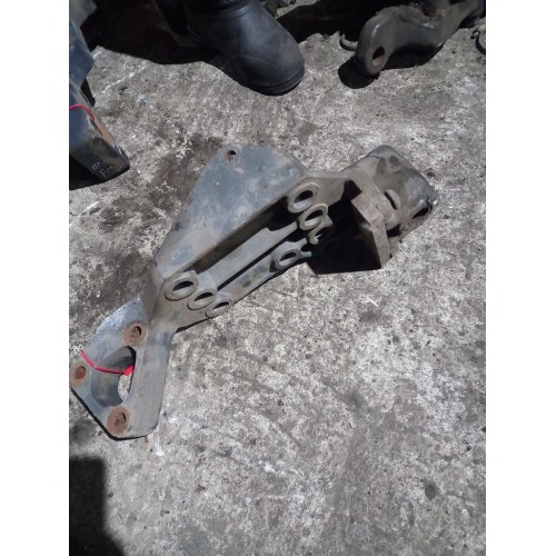 Кронштейн передней рессоры Volvo FM задний винтовой LH (990), 3172507-1