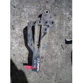 Кронштейн передней рессоры Volvo FM задний под болт RH (989)