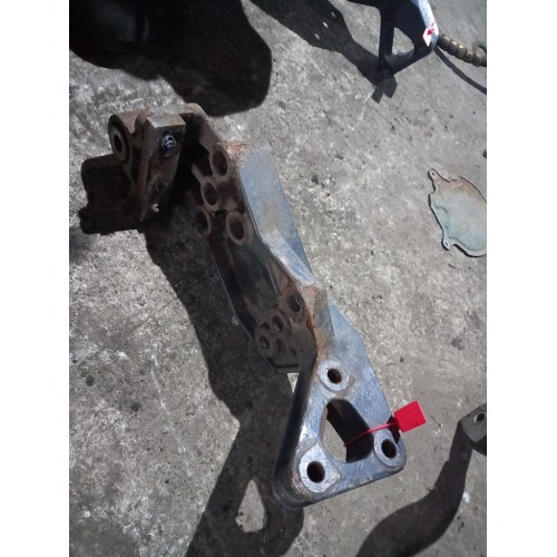 Кронштейн передней рессоры Volvo FH 12/13 задний под болт LH (025), 20467739-1