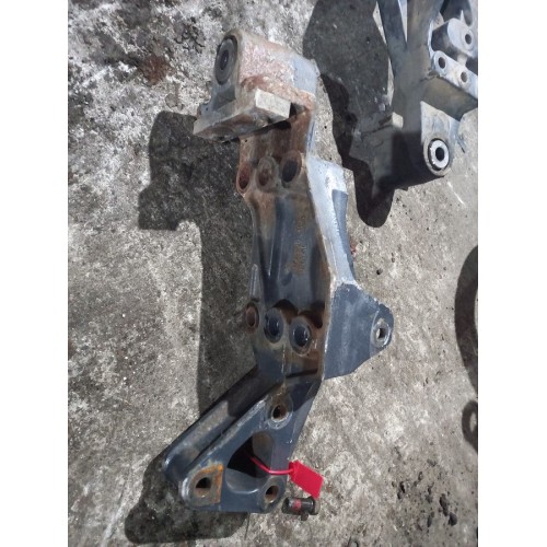 Кронштейн передней рессоры Volvo FH 12/13 задний под болт RH (024), 20580568-1