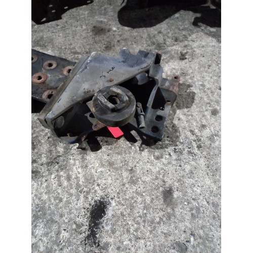 Кронштейн буксировочного крюка Volvo FH 12 до 2002г LH (099), 1076753-3