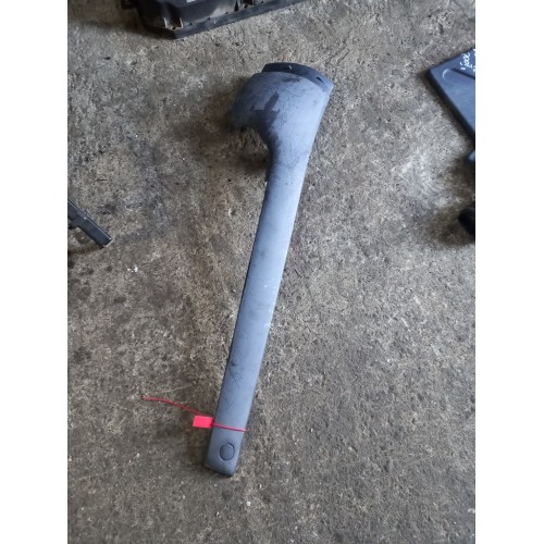 Накладка на стойку стекла Renault DCI наружняя (053), 5010225161