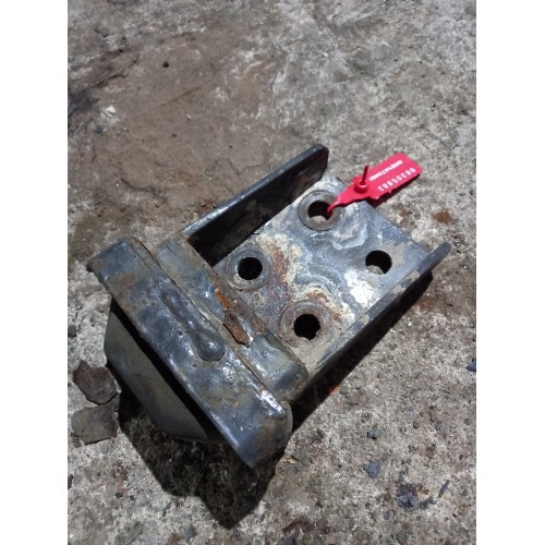 Отбойник задний с кронштейном (низкая рама) Volvo FH (883), 