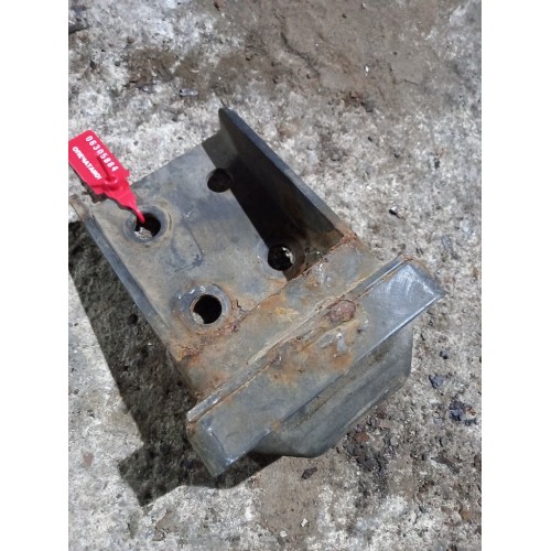 Отбойник задний с кронштейном (низкая рама) Volvo FH (884), 