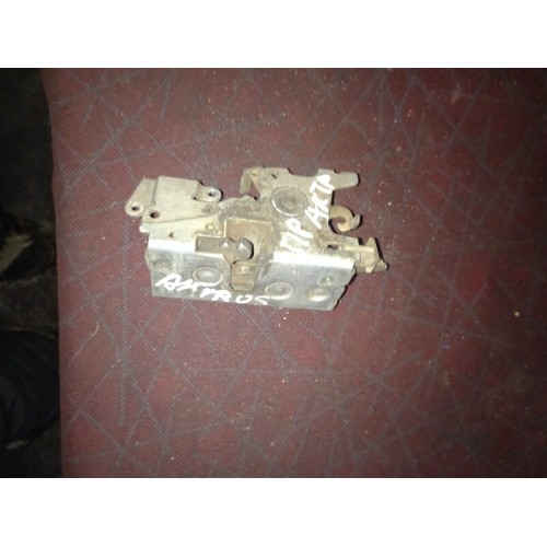 Замок двери Mercedes внутренний RH (120)*, 0007205635