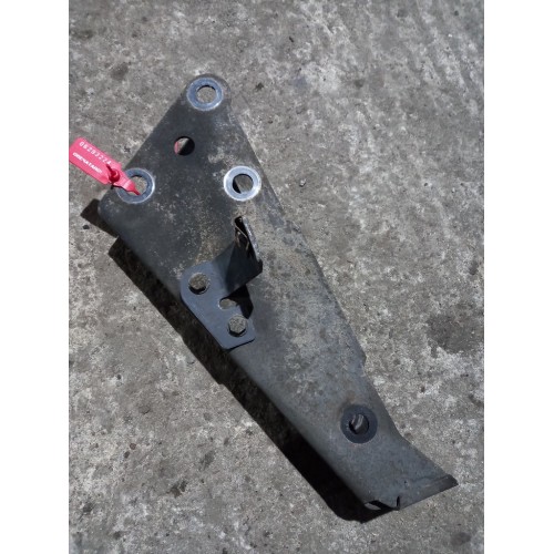 Кронштейн замка кабины Volvo FН (224), 1076698