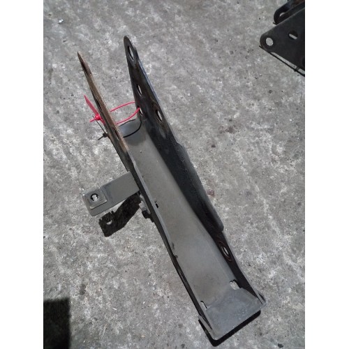 Кронштейн замка кабины Volvo FН (226), 1076698-1