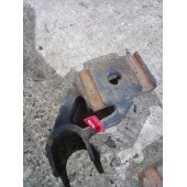 Кронштейн переднего амортизатора Volvo FH 12 нижний LH (592)