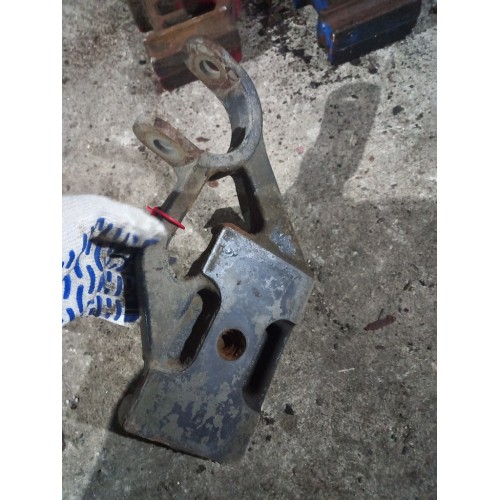 Кронштейн переднего амортизатора Volvo FH 12 нижний RH (596), 20703965-2