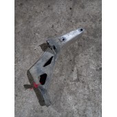 Кронштейн усилителя бампера/кронштейн подножки Mercedes MP3 RH (670)