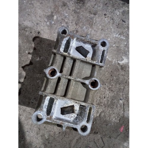 Подушка двигателя задняя Mercedes (533), 9412415713-1