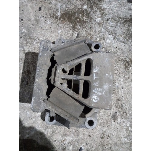 Подушка двигателя задняя Mercedes (523), 9412415713-1