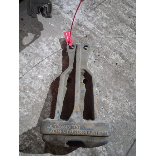 Отбойник заднего моста Mercedes (686), 930250409