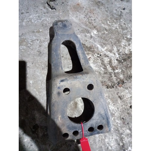 Кронштейн переднего амортизатора Mercedes верхний (753), 9433230240-2