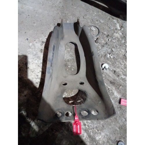 Кронштейн переднего амортизатора Mercedes верхний (755), 9433230240