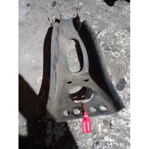 Кронштейн переднего амортизатора Mercedes верхний (756), 9433230240