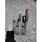 Кронштейн крепления торсиона кабины Mercedes Actros MP2 LH (930)