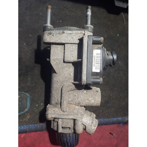 Кран главный тормозной DAF 105 864727 (616), 1677510-1