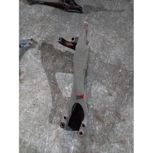 Кронштейн реактивной тяги (бугель) Mercedes (988), 9423252509-3