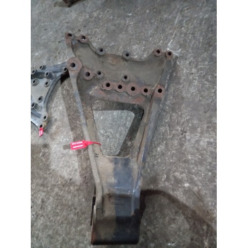 Кронштейн реактивной тяги (бугель) Mercedes (988), 9423252509-1