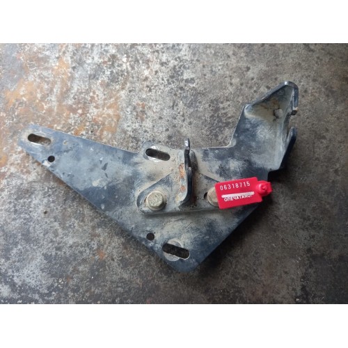 Кронштейн крепления троса КПП MAN (715), 81326415095