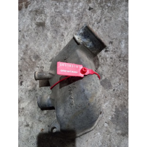 Патрубок охлаждения (патрубок помпы) Mercedes (319), 9425010223