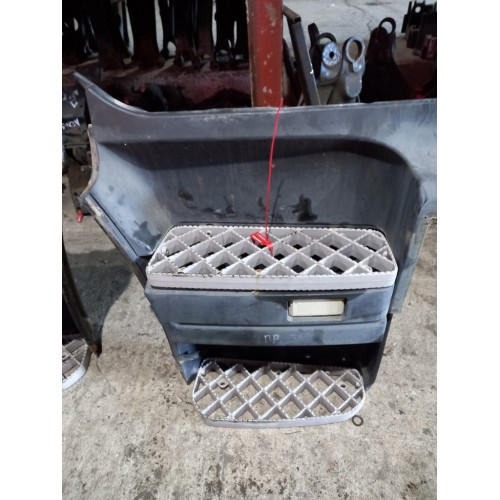 Подножка основная Scania P340 633203 RH (253), 