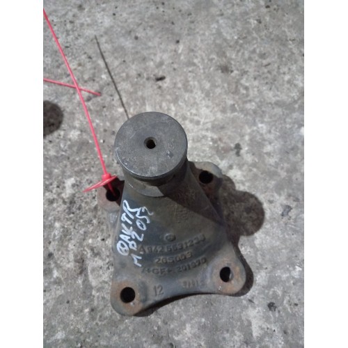 Кронштейн цилиндра подъема кабины Mercedes (208), 9425531238