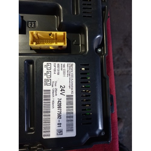 Панель приборов Renault Premium 460 007695 (093), 7420977592-3