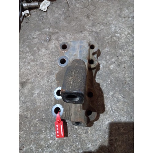 Кронштейн V-образной тяги Mercedes (062), 9473250909