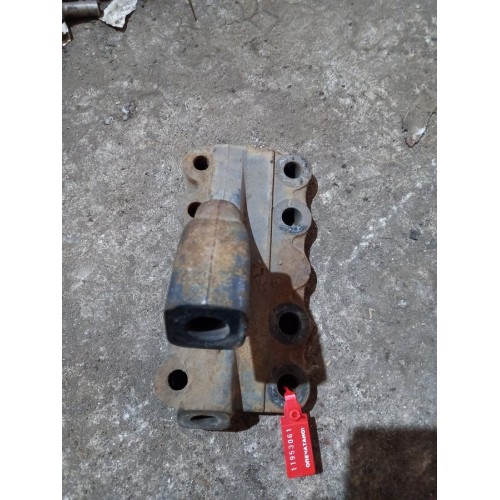 Кронштейн V-образной тяги Mercedes (061), 9473251009