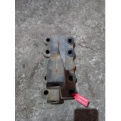 Кронштейн V-образной тяги Mercedes (064)