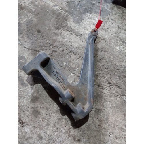 Кронштейн кабины Mercedes Actros MP3 MEGA передний RH (010), 9303171301