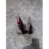 Кронштейн усилителя бампера Mercedes Actros (060)